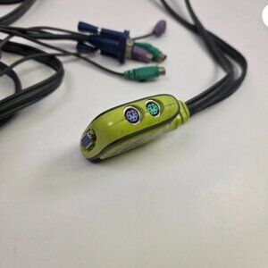 IOGEAR MiniView Micro 2-Port PS/2 KVM Switch with Built-in Cables